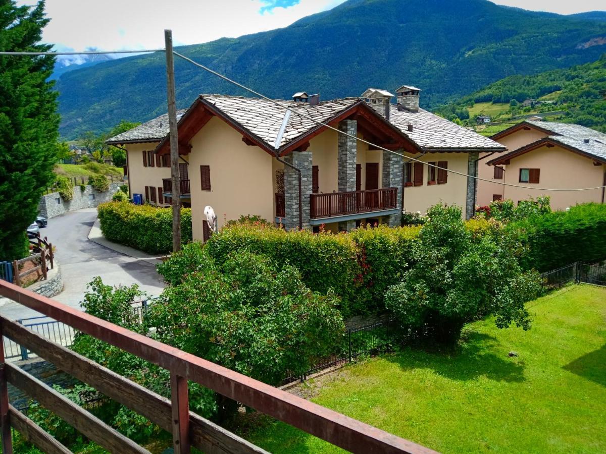 Appartamento Ai Piedi Del Gran Paradiso Saint-Pierre Kültér fotó